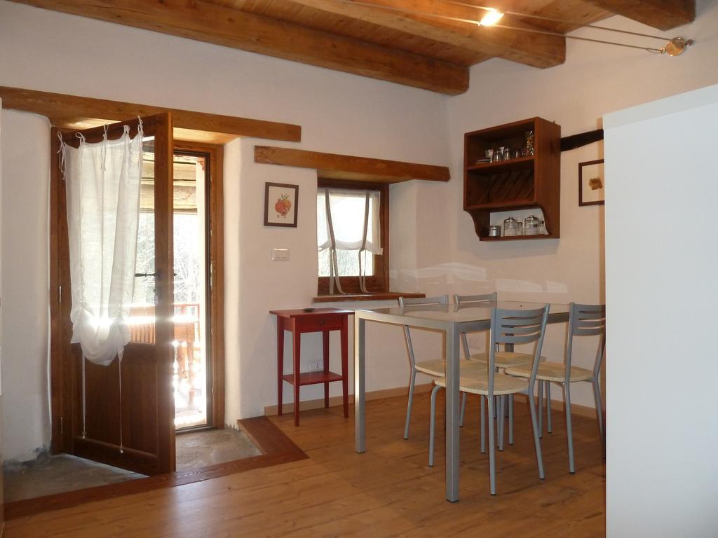 Stroppo Monolocale Gemma Locanda Codirosso מראה חיצוני תמונה